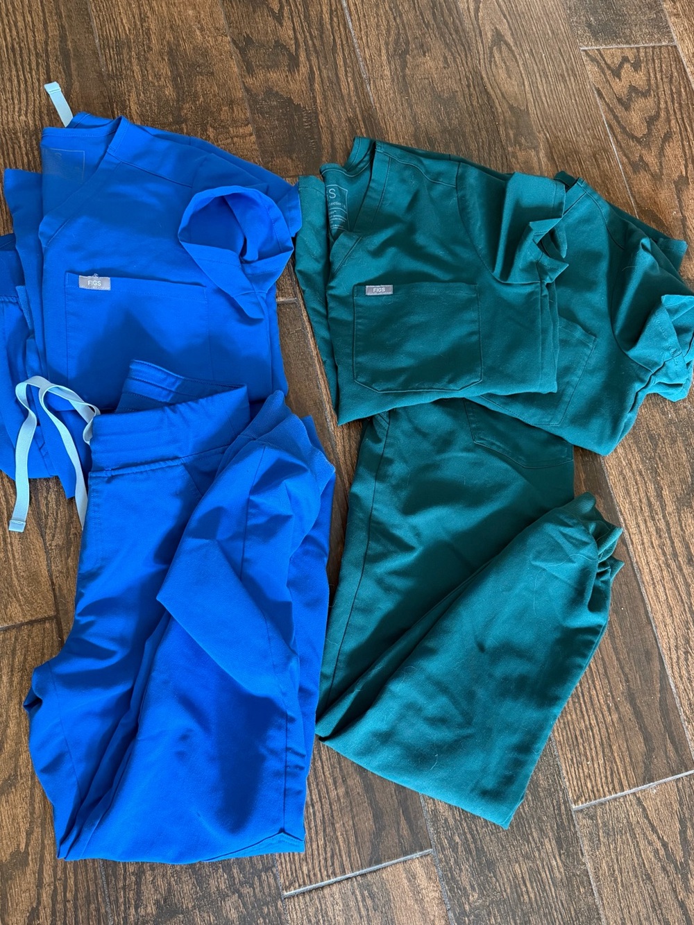 Figs Women's Scrub Set in Bright Blue and Forest green - XS